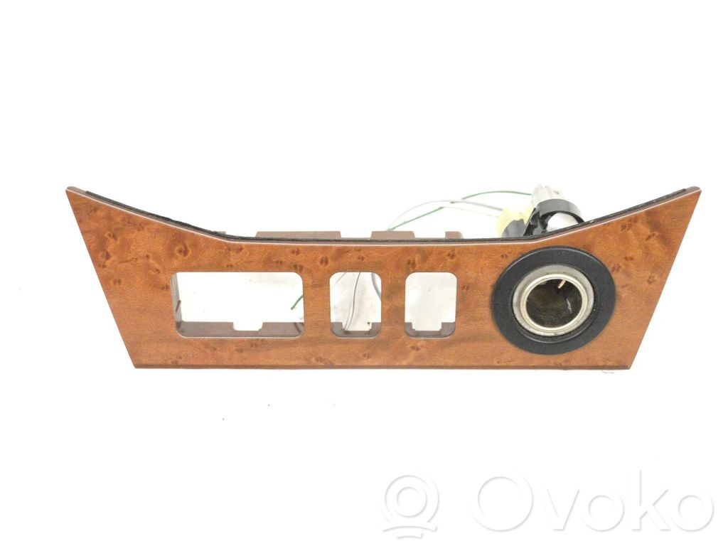 Lexus RX 330 - 350 - 400H Moldura de la guantera 
