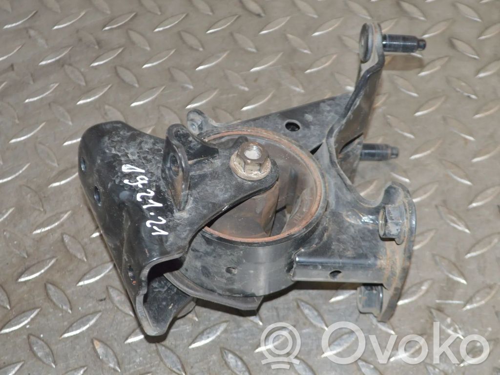 Engine mount bracket
