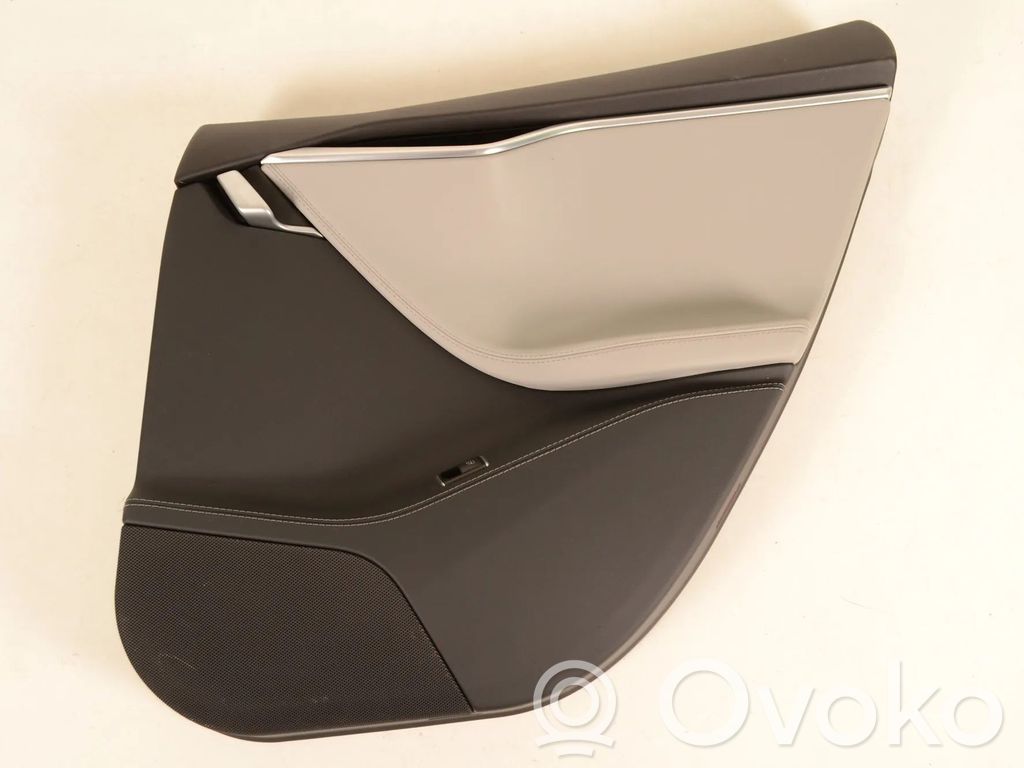 Tesla Model S Takaoven verhoilu 