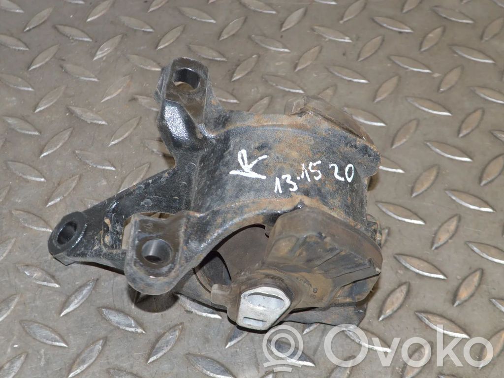 Engine mount bracket