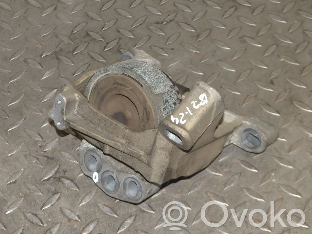 Engine mount bracket