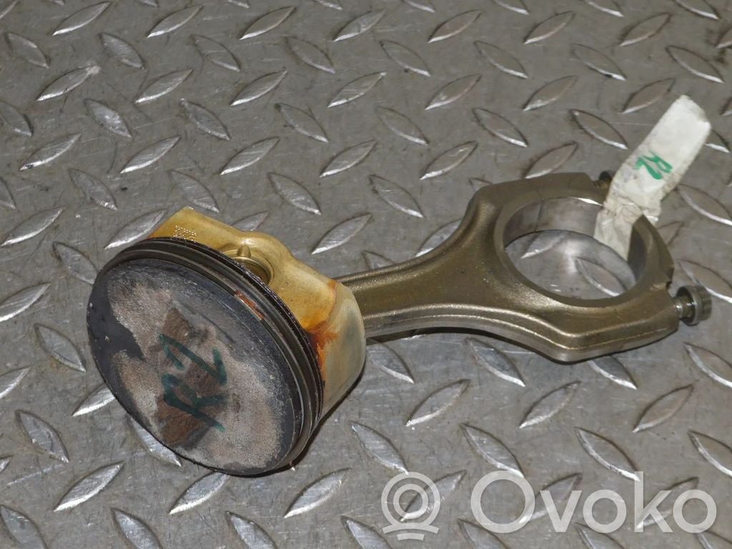 BMW M3 e92 Piston 