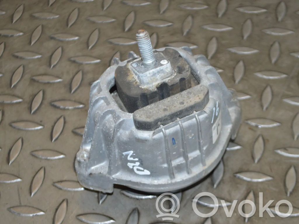BMW Z4 E89 Dzinēja spilvens 