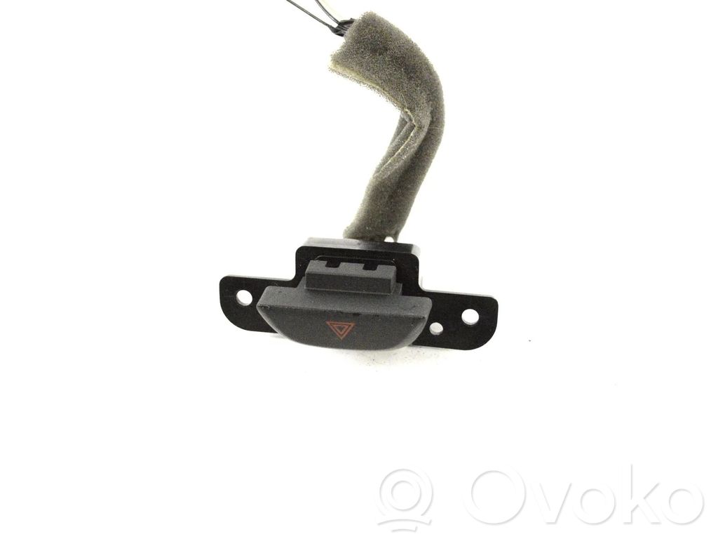Nissan Pulsar Botón interruptor de luz de peligro 