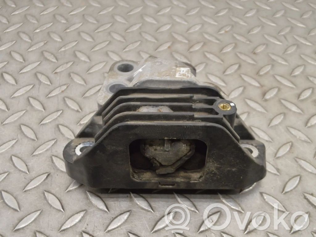 Jeep Renegade Engine mount bracket 