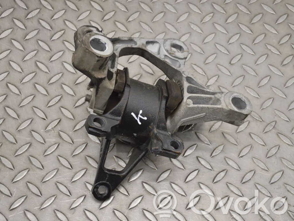 Engine mount bracket   3G17D