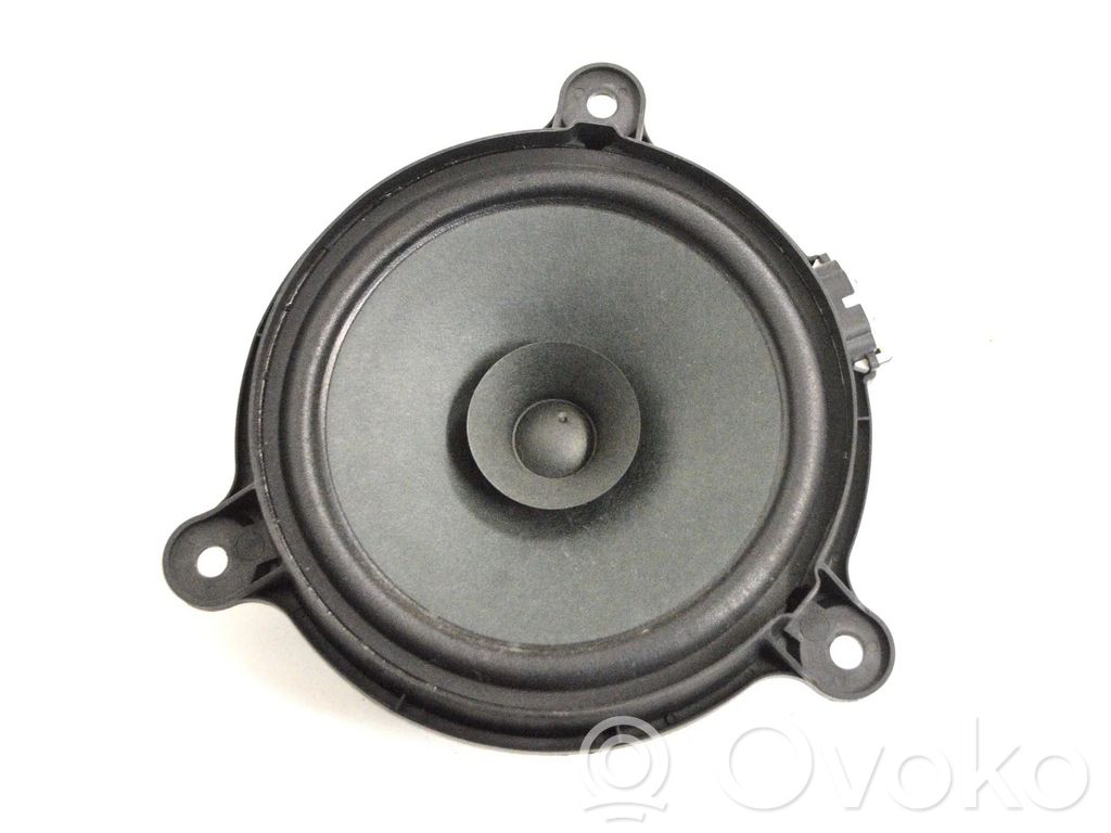Mazda 6 Altavoz de la puerta delantera 