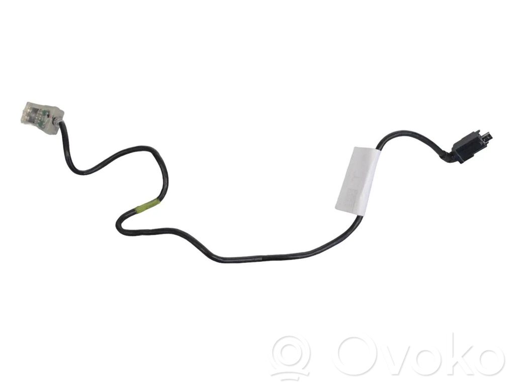 Infiniti M Y51 USB socket connector 