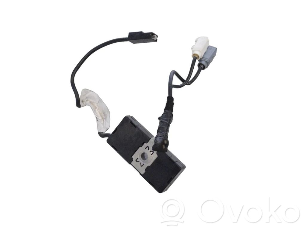 Infiniti M Y51 Antenas pastiprinātājs 