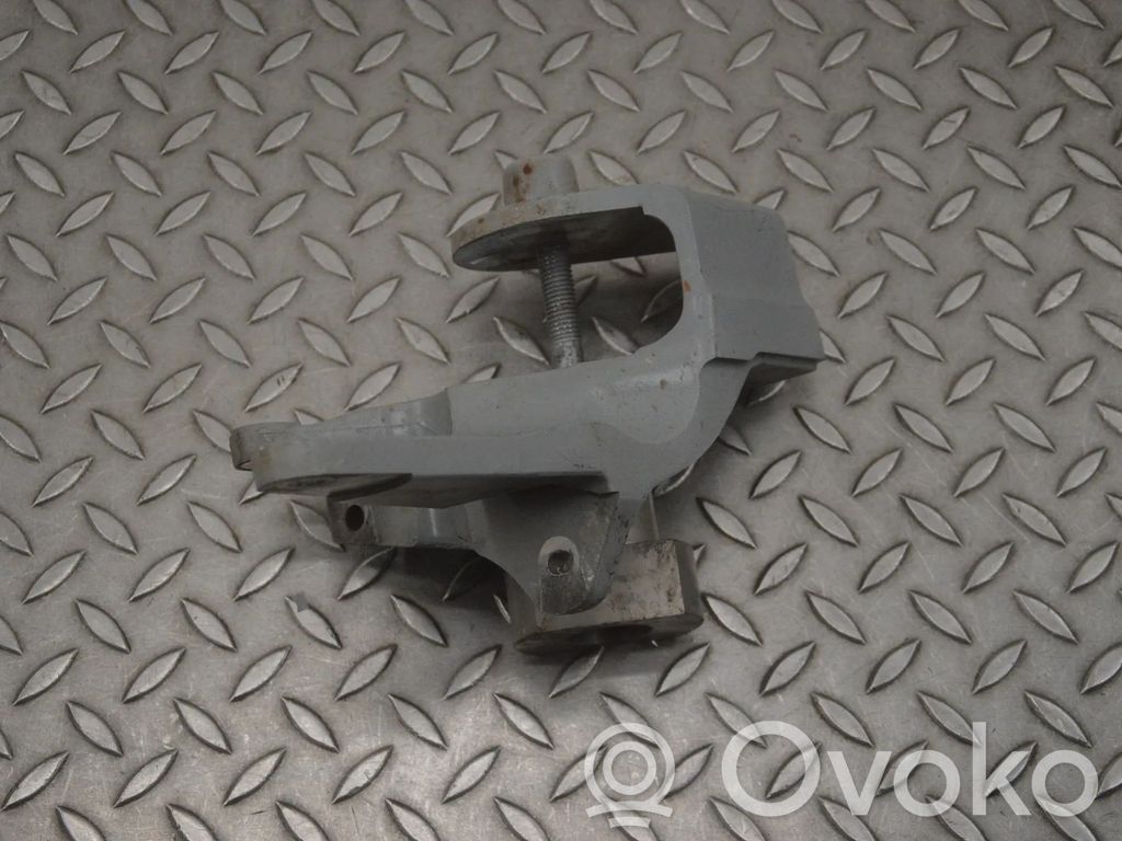 Infiniti M Y51 Engine mounting bracket 