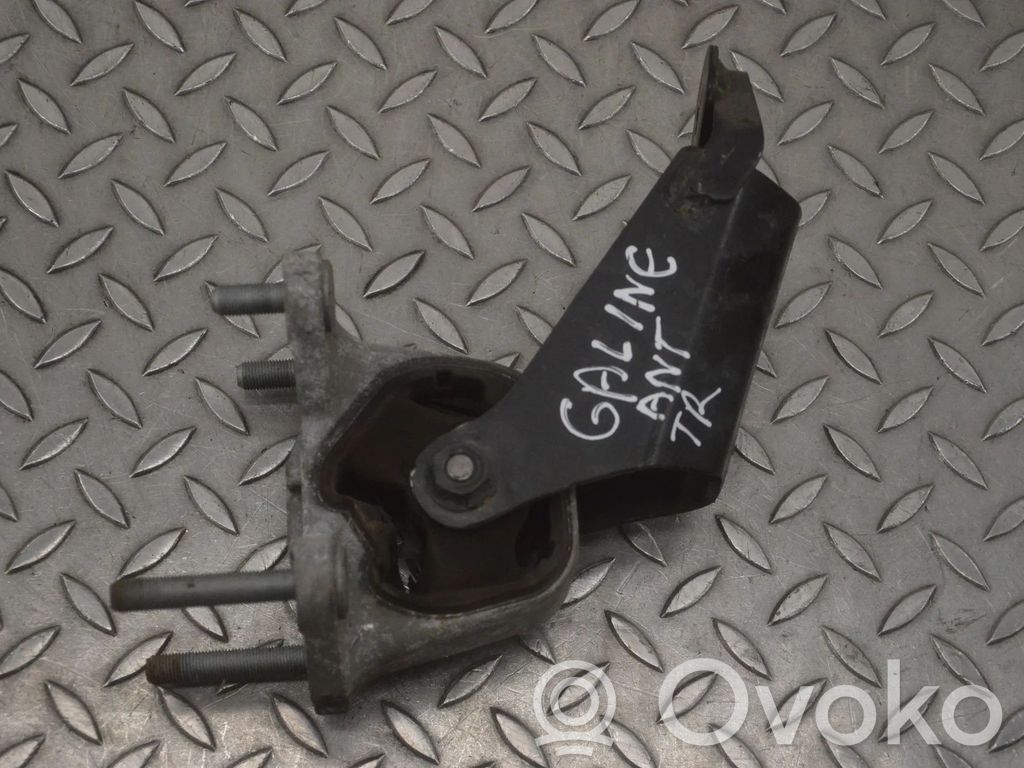 Engine mount bracket