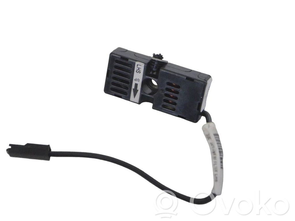 Tesla Model S Antenos stiprintuvas 
