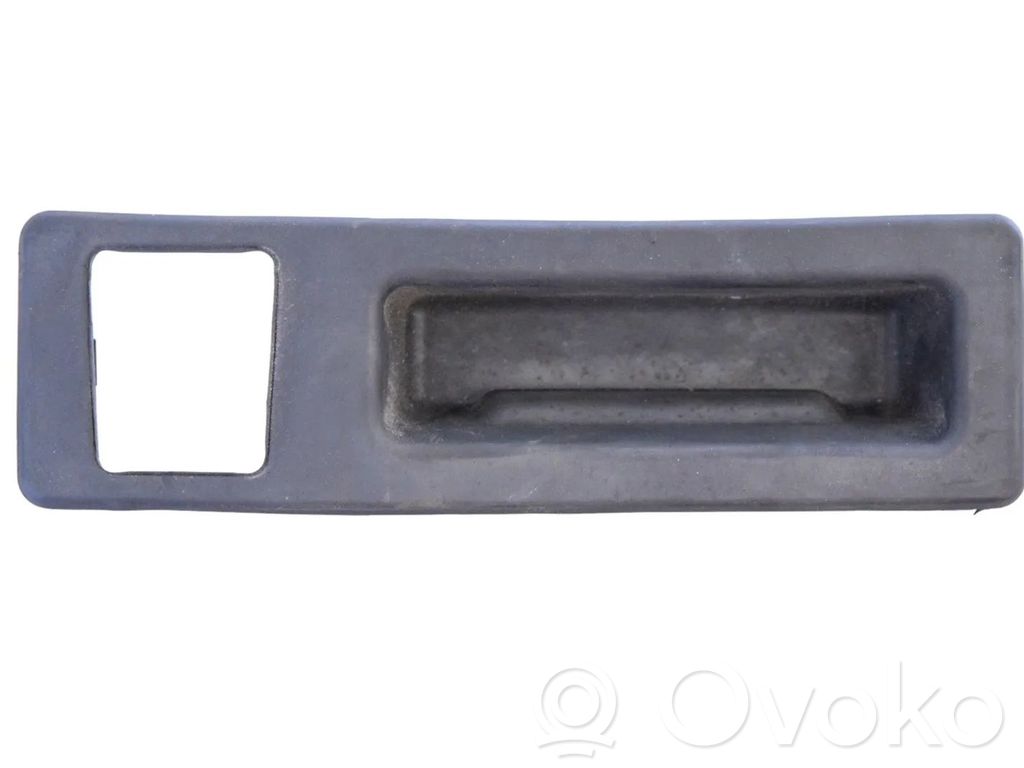 BMW 2 F22 F23 Przycisk otwierania klapy bagażnika 