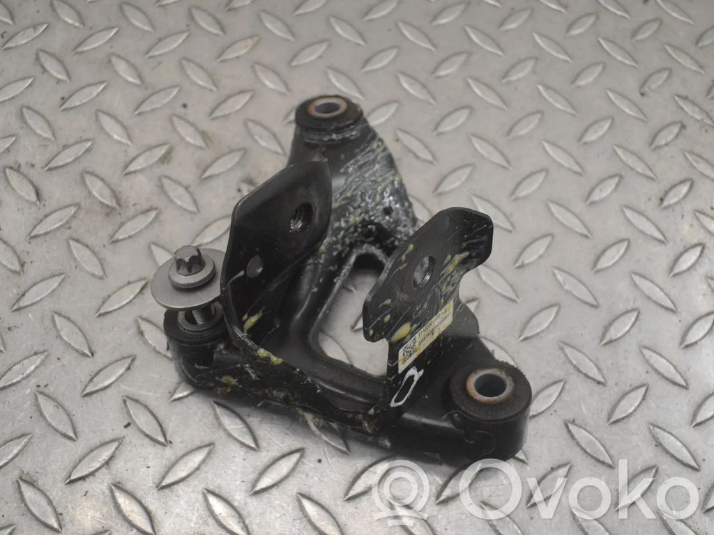 Tesla Model 3 Engine mounting bracket 