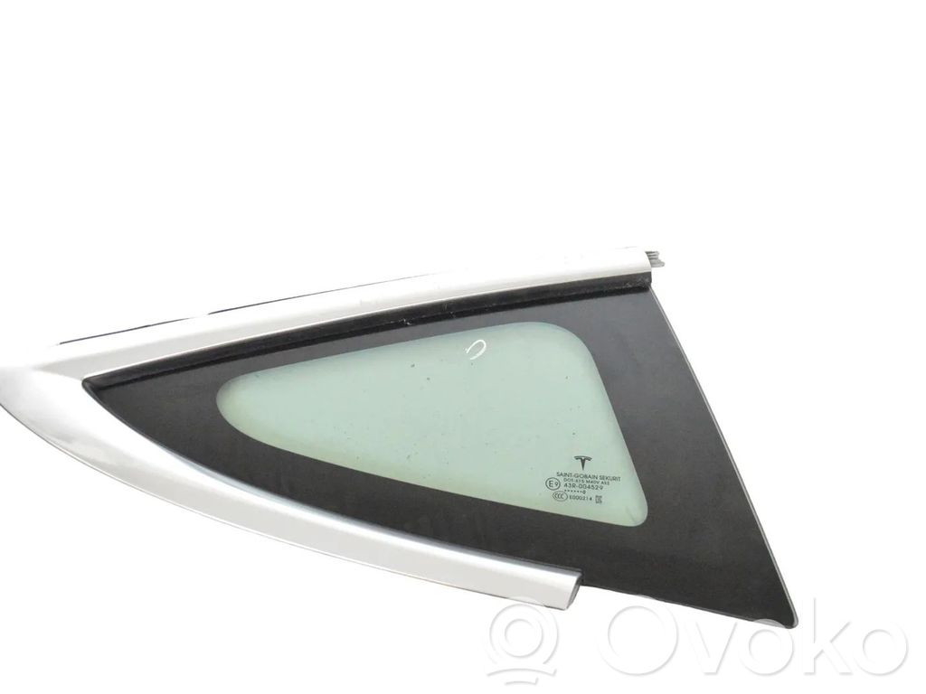 Tesla Model 3 Rear side window 