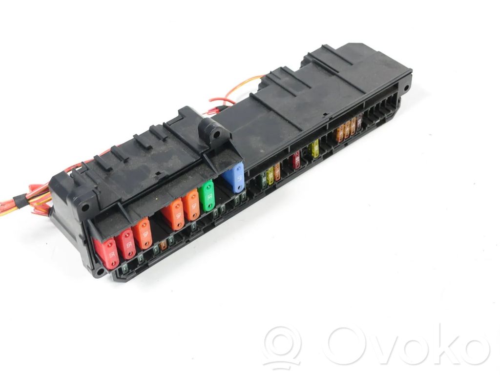 Fuse box set   6957330