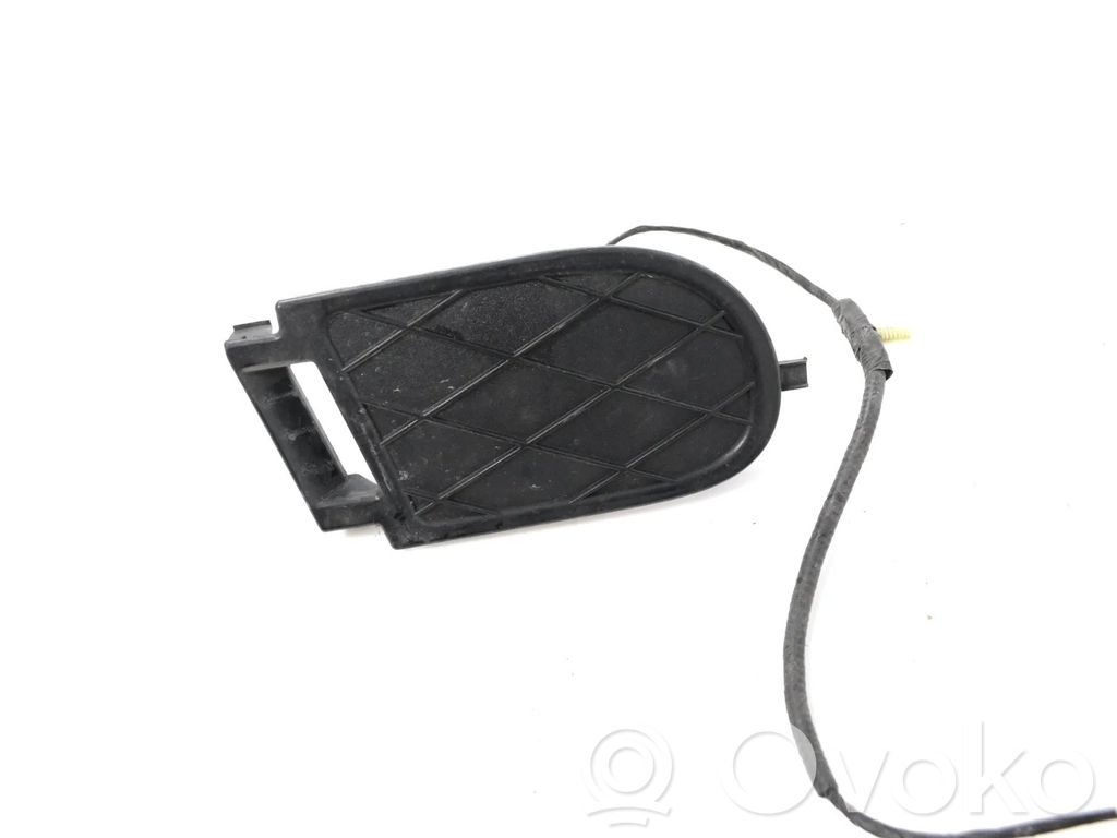 Front grill   7R8317K946A