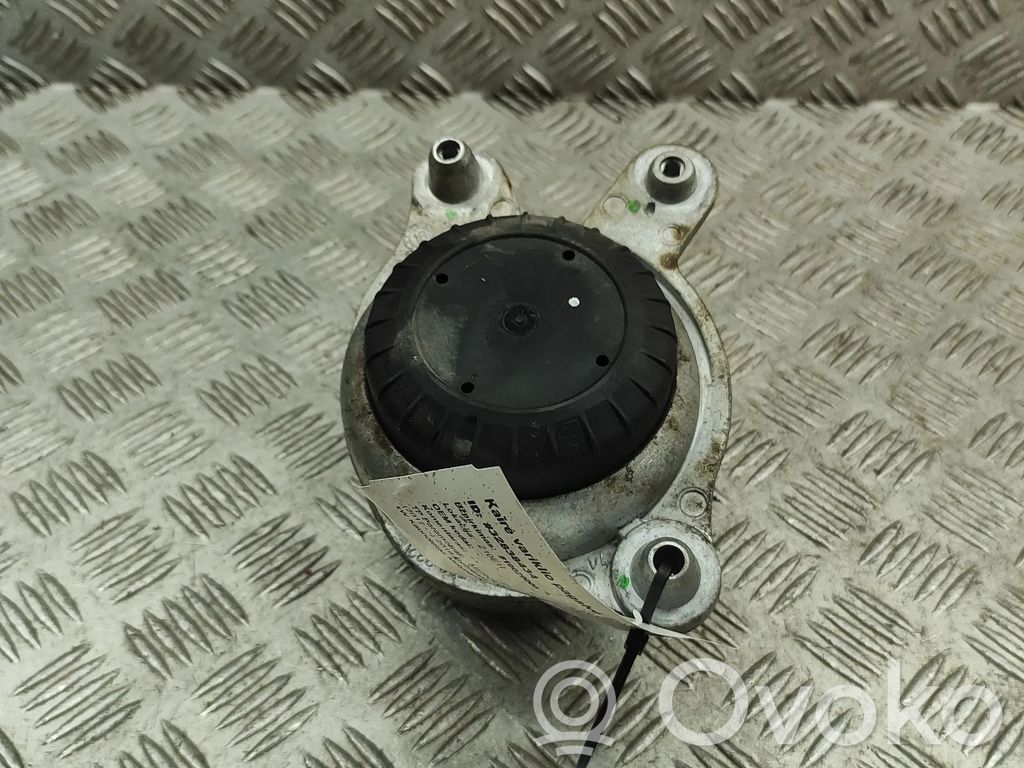 Mercedes-Benz E W238 Engine mount bracket 