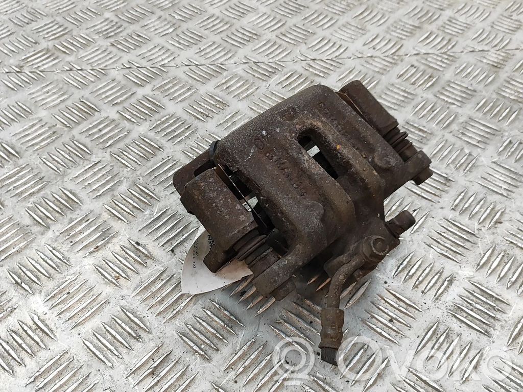 Chevrolet Captiva Tylny zacisk hamulcowy 