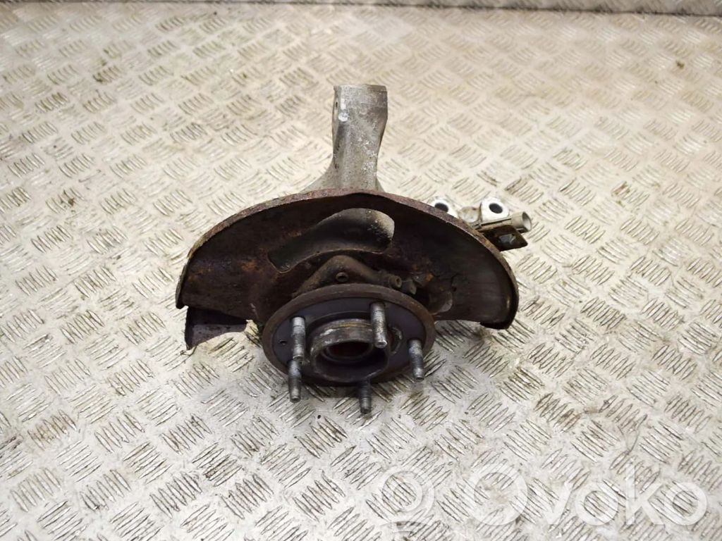 Front wheel hub
