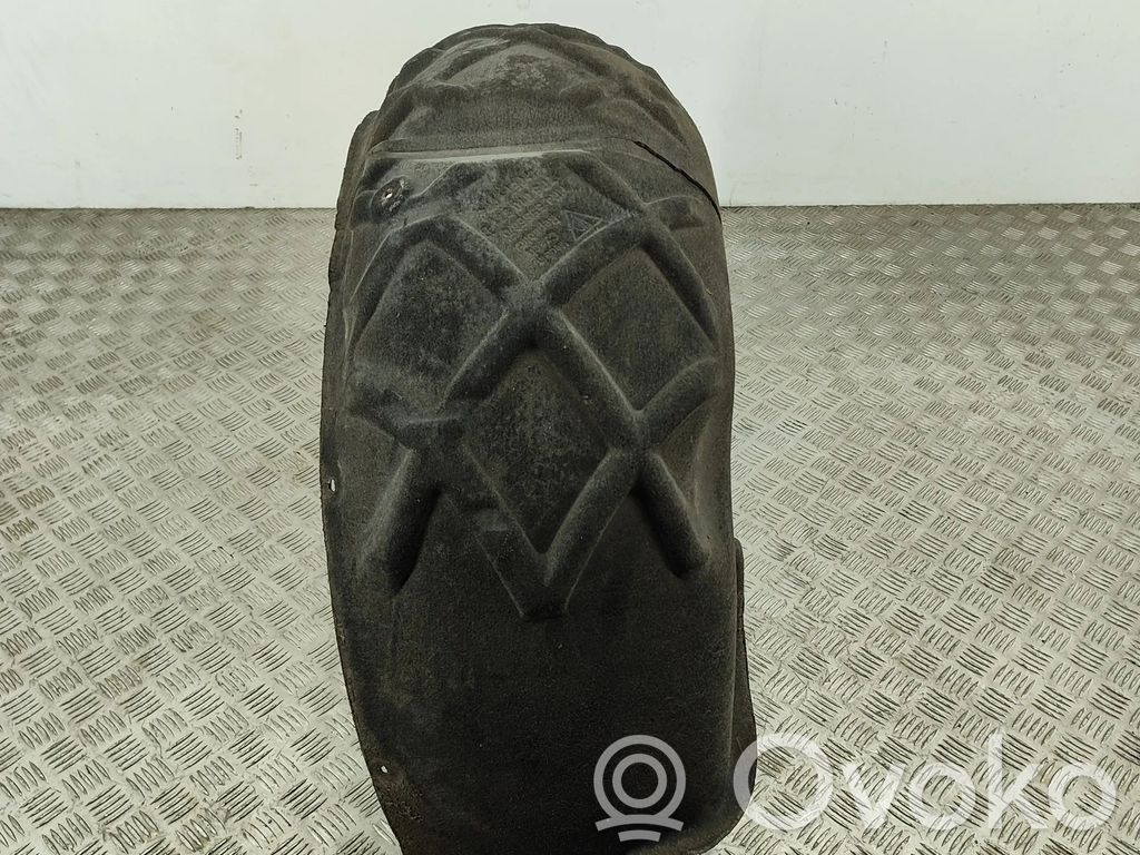 Porsche Cayenne (92A) Rivestimento paraspruzzi parafango posteriore 