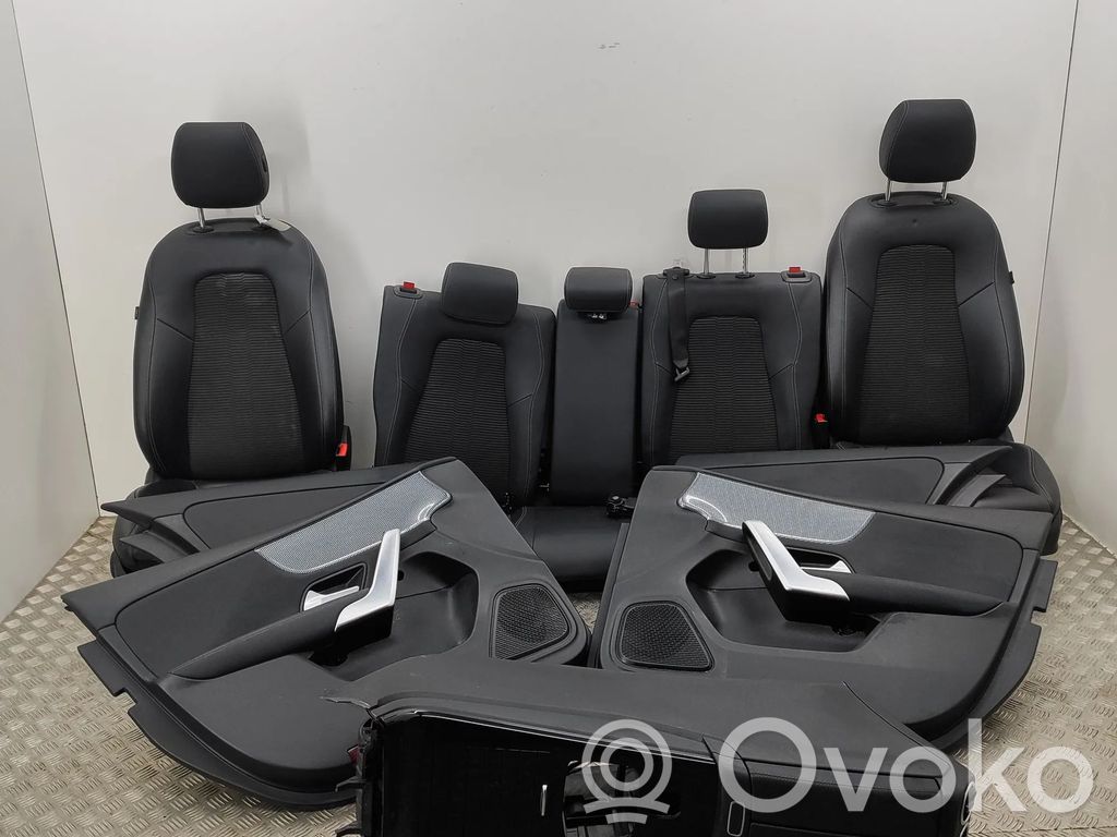 Mercedes-Benz A W177 Tapicerka / Komplet 