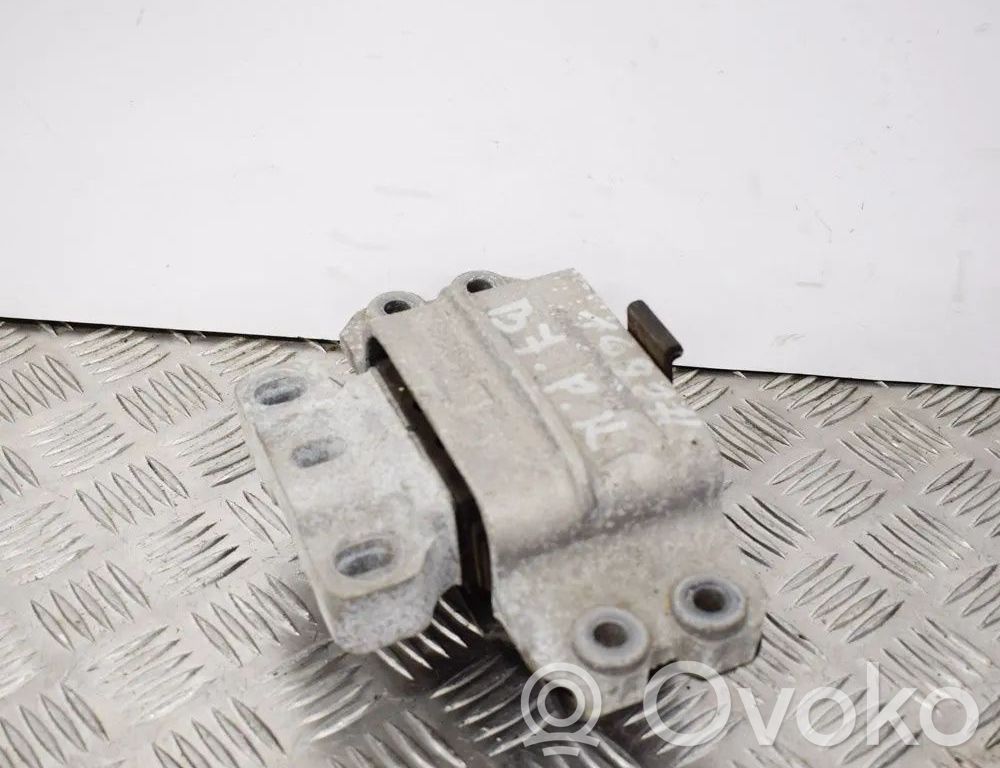 Engine mount bracket   1K0199555AC