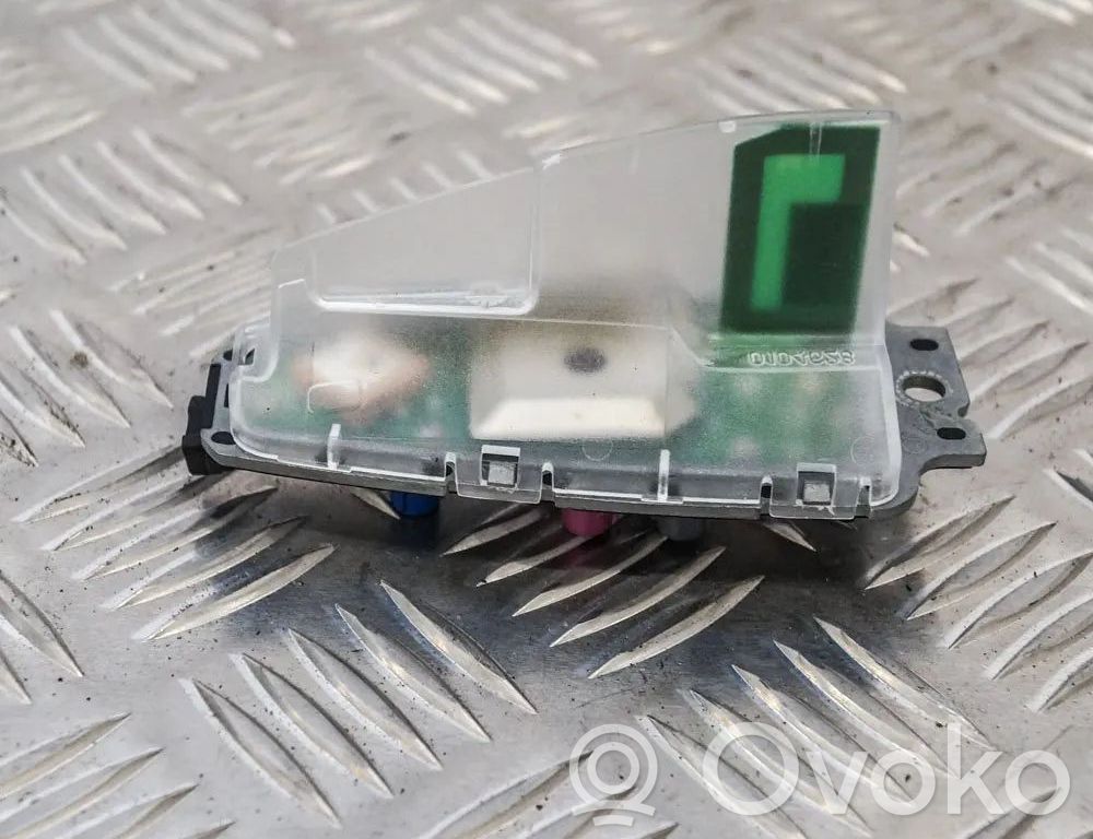 GPS-pystyantenni   9209431