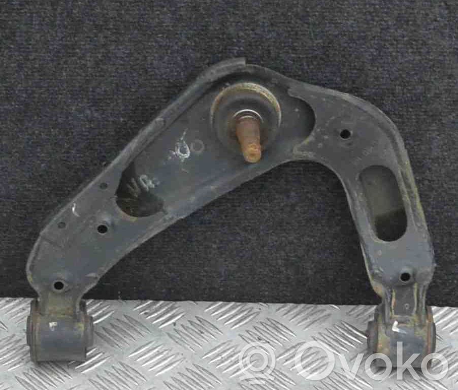 Nissan NP300 Oberer Querlenker vorne 