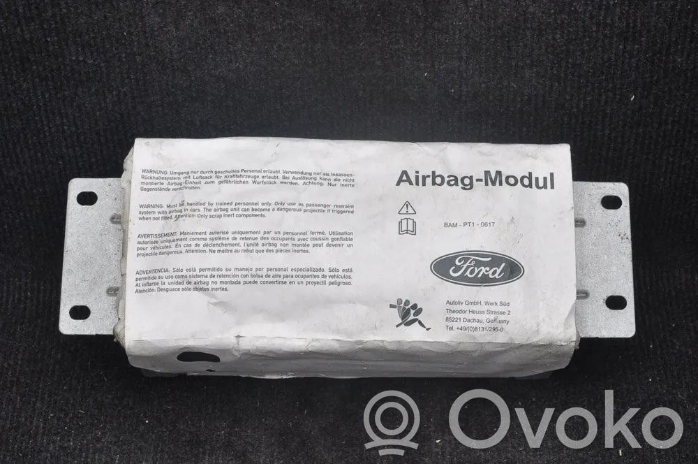 Ford C-MAX I Keleivio oro pagalvė 