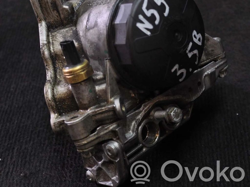 BMW X3 F25 Oil filter cover 