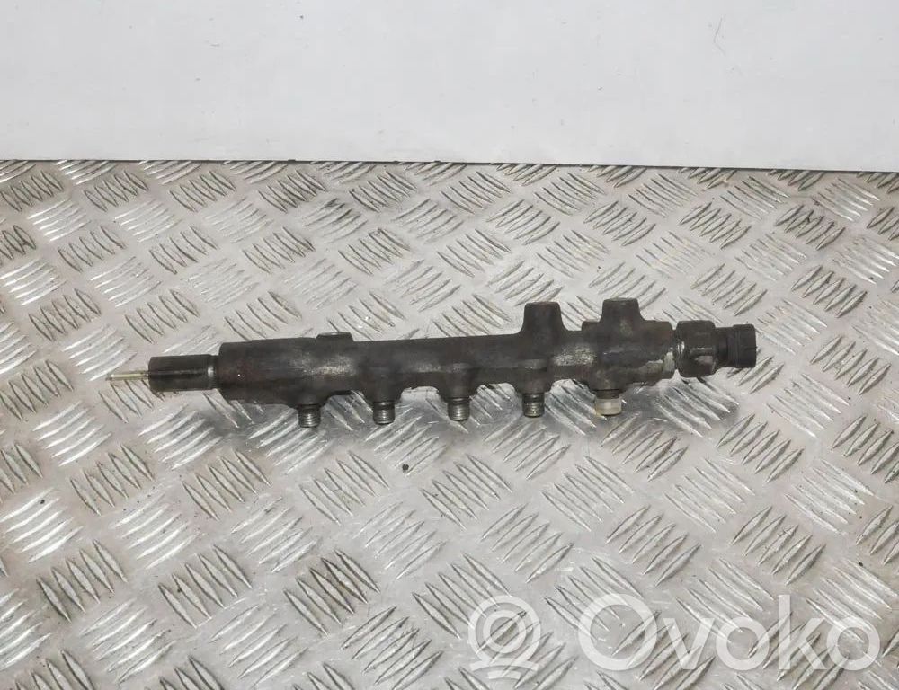 Fuel main line pipe