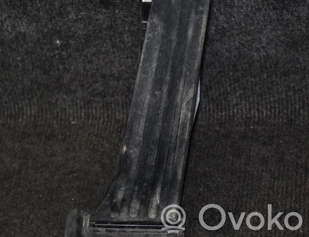 Pedal del acelerador   6789998