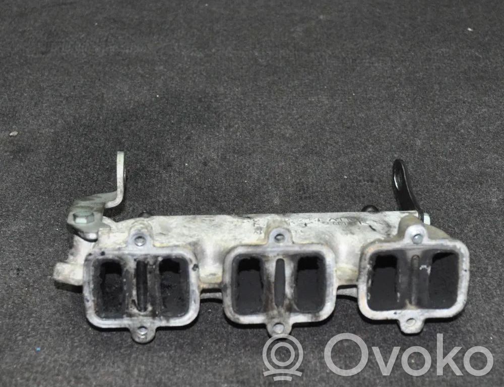 Audi A4 S4 B7 8E 8H Kolektorius įsiurbimo 