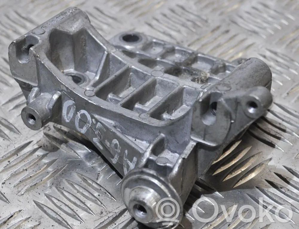 Audi A6 S6 C6 4F Alte piese compartiment motor 