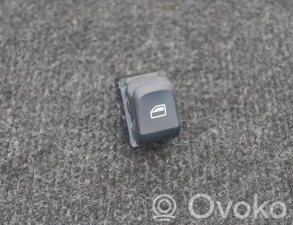Comutator comandă geamuri electrice   8V0959855