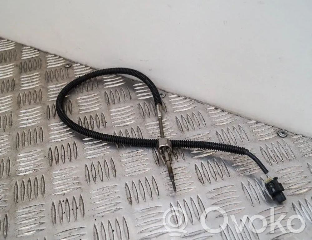 Mercedes-Benz C W205 Senzor temperatură ulei 