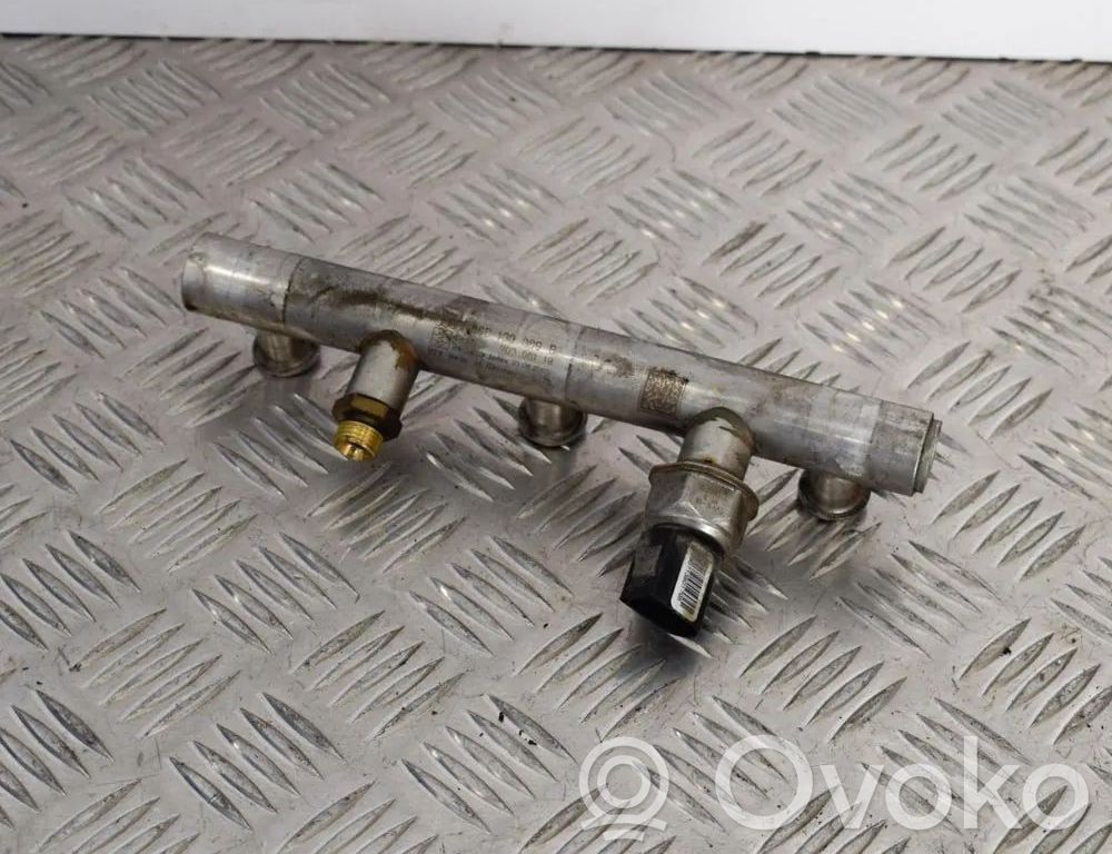 Audi A4 S4 B7 8E 8H Polttoainepääputki 
