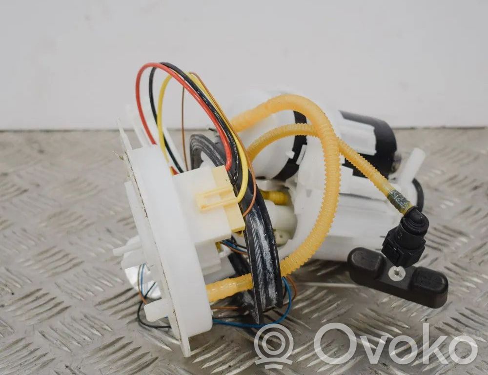 Audi A4 S4 B9 8W Pompa carburante immersa 