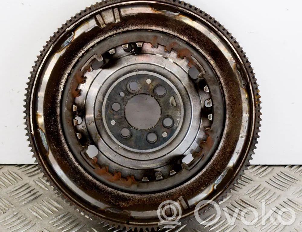 Volante motor   03C105266G