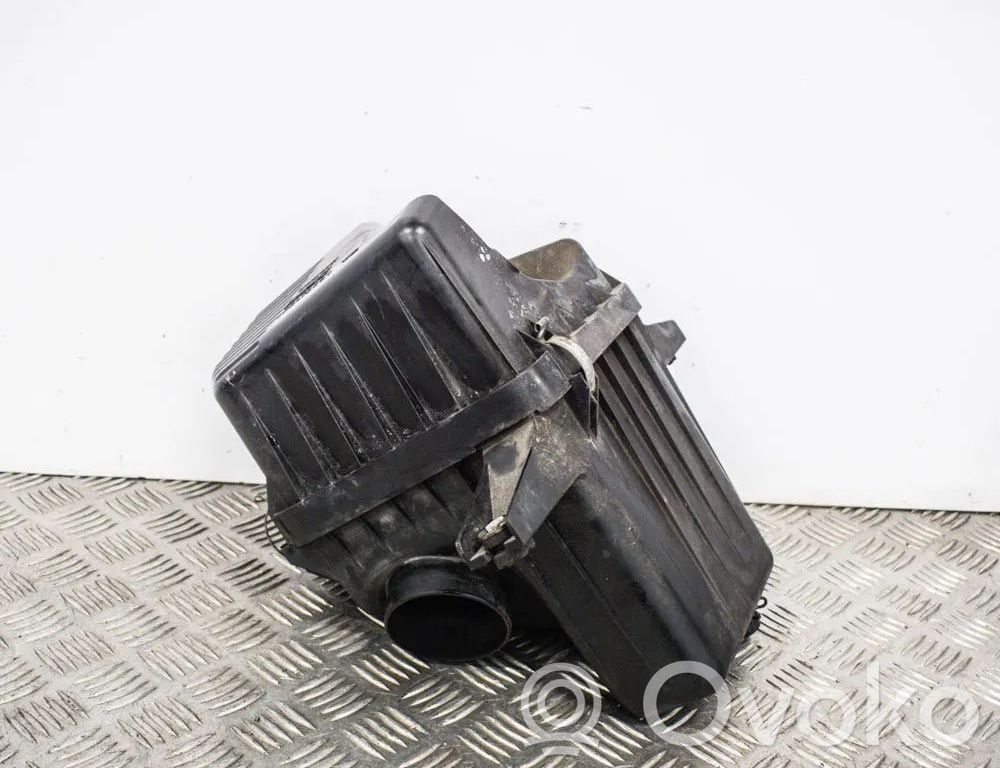 Suzuki Grand Vitara II Cutie filtru aer 