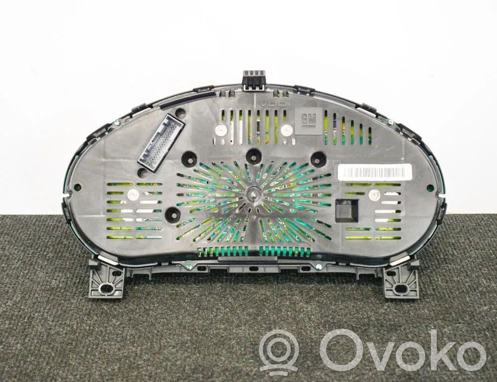 Opel Insignia A Speedometer (instrument cluster) 