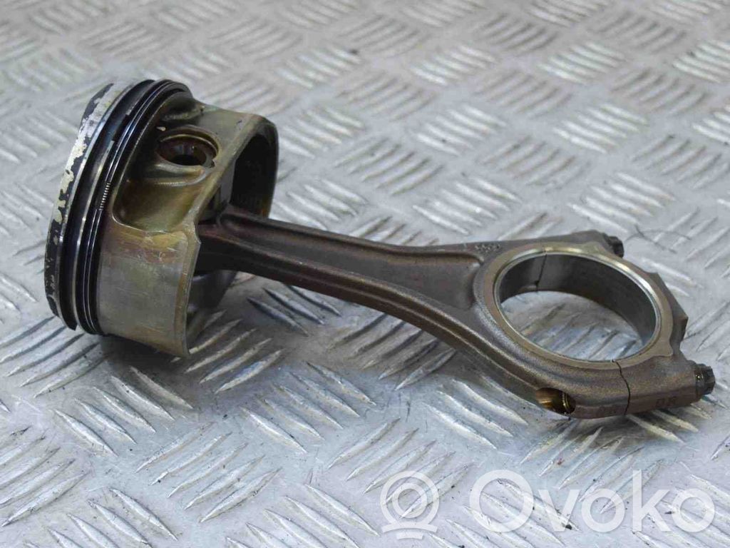 BMW 7 E65 E66 Piston 