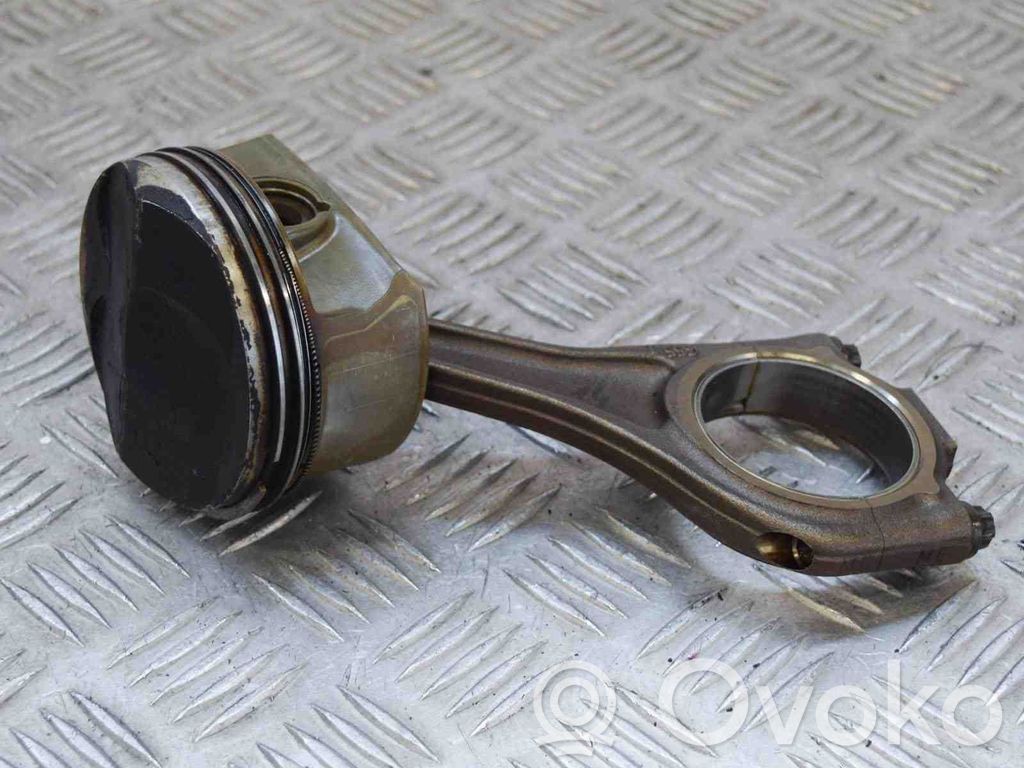 BMW 7 E65 E66 Piston 