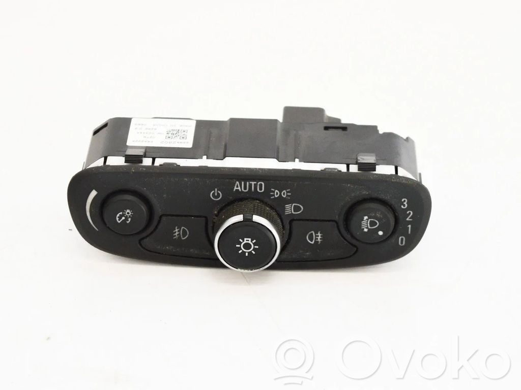 Light switch   22992802