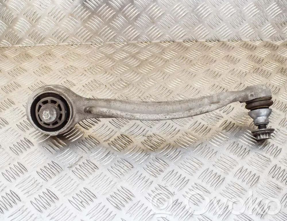 Mercedes-Benz C W205 Dolny wahacz przedni 