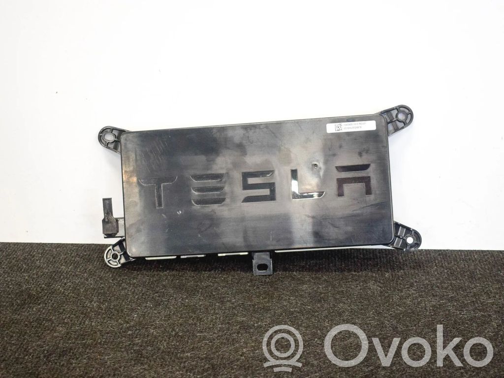 Tesla Model X Durvju vadības bloks 