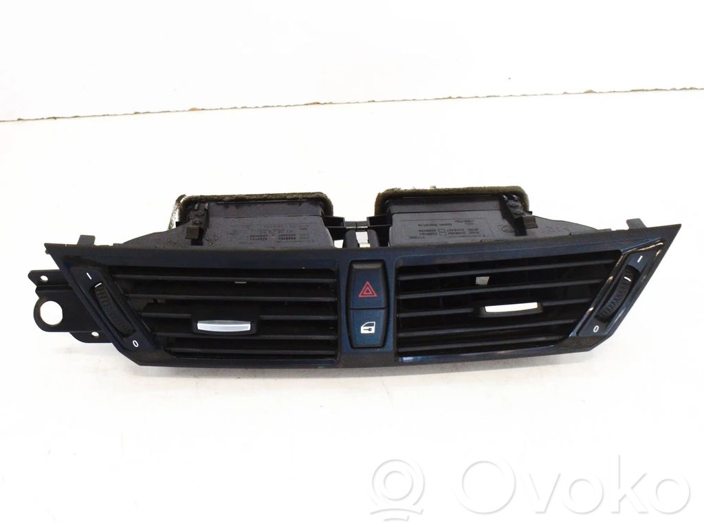 BMW X1 E84 Lango oro grotelės 