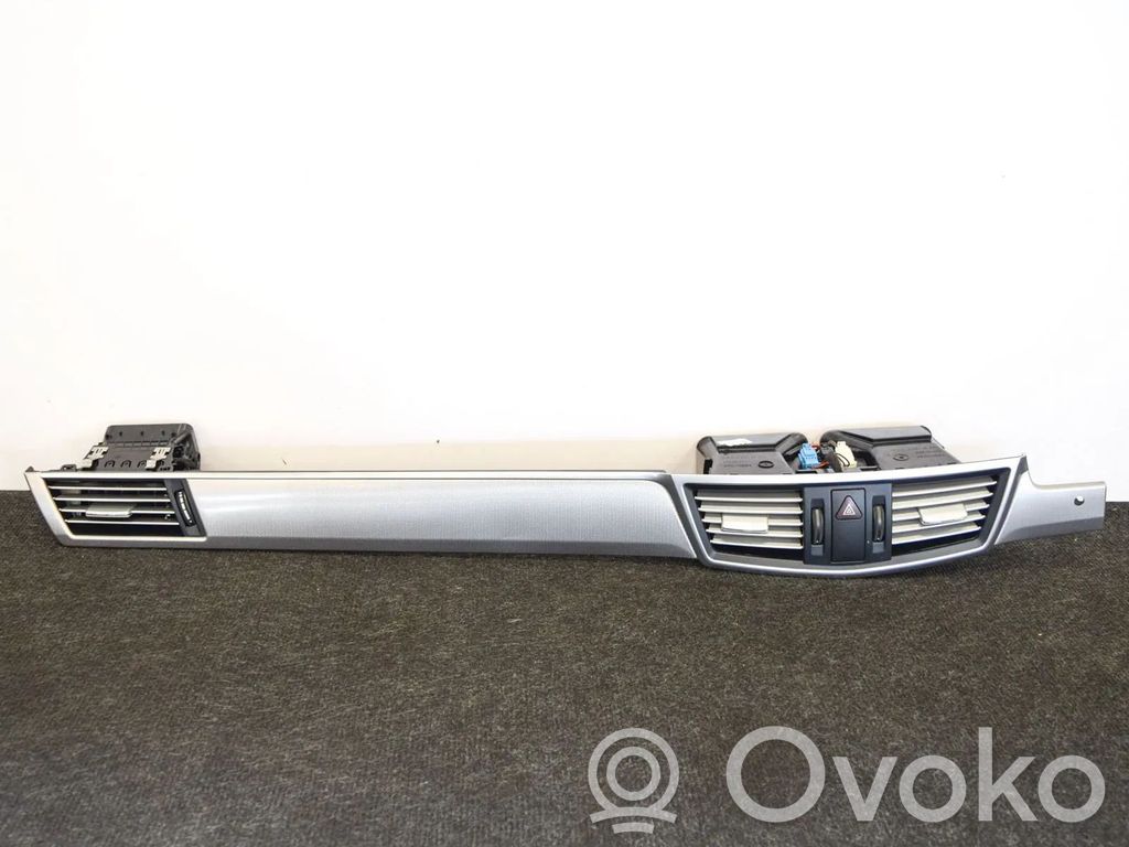 Mercedes-Benz E W212 Ramă grilă ventilație bord 