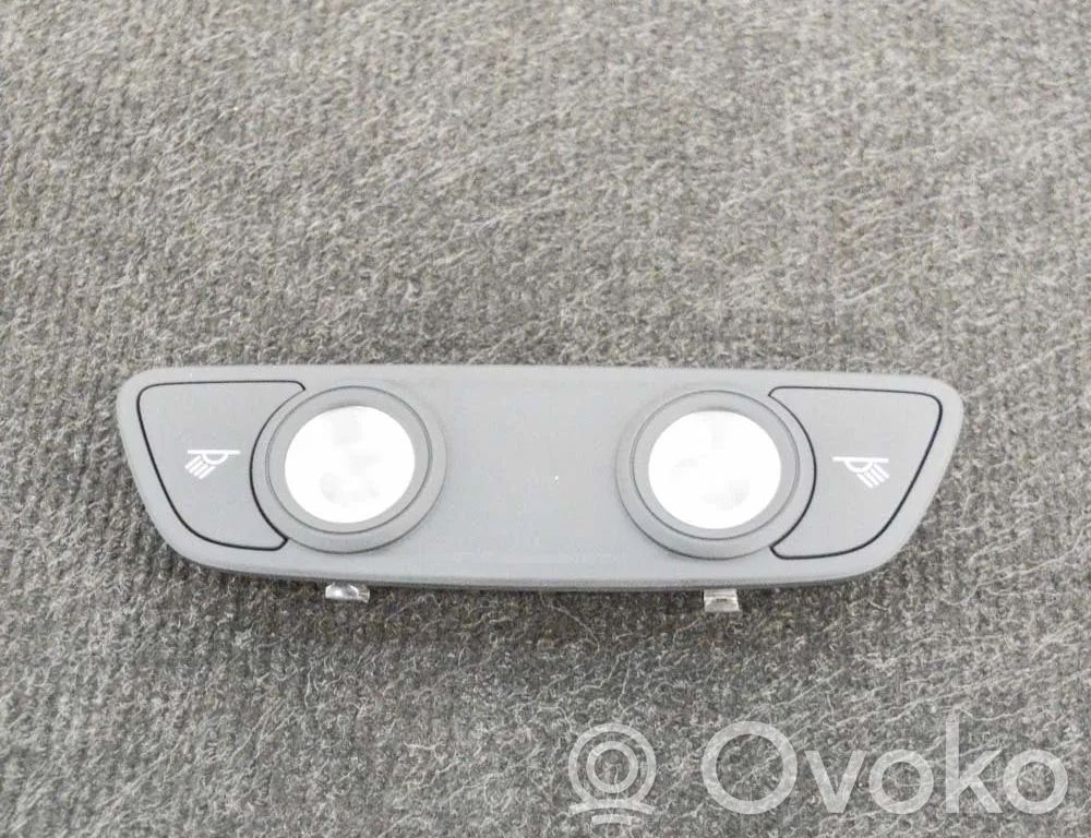 Audi A5 Etuistuimen valo 